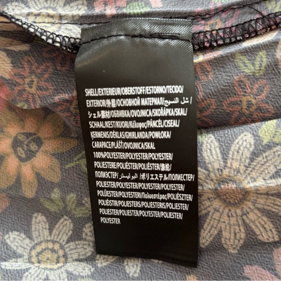 FARM Rio Multicolor Floral Blouse - Picture 12 of 12